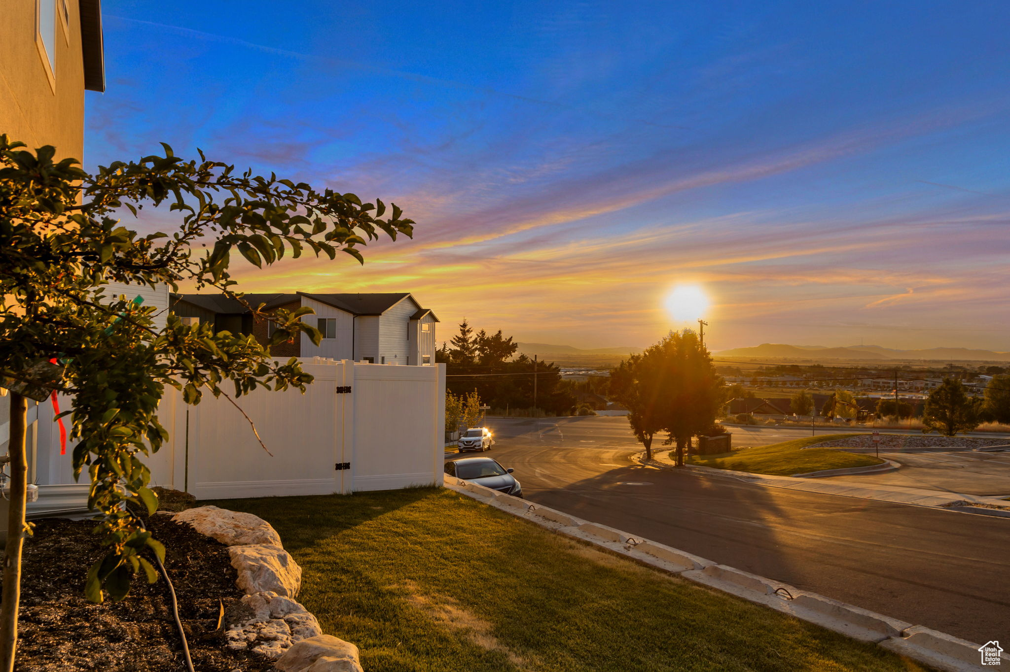 PERRY CANYON - Residential