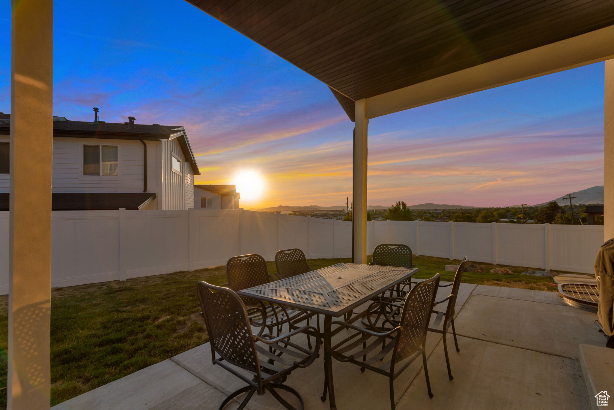 PERRY CANYON - Residential