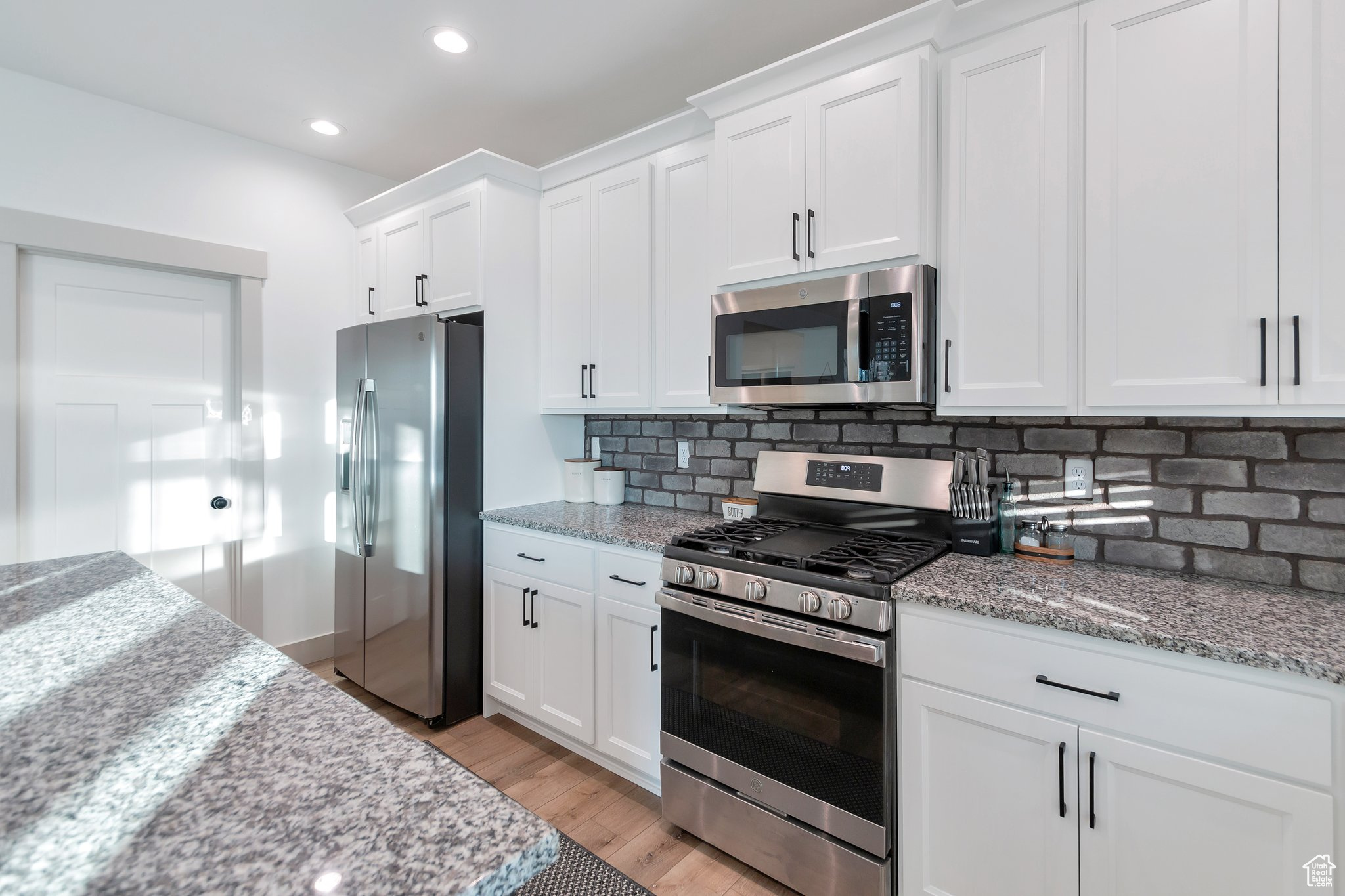 PERRY CANYON - Residential