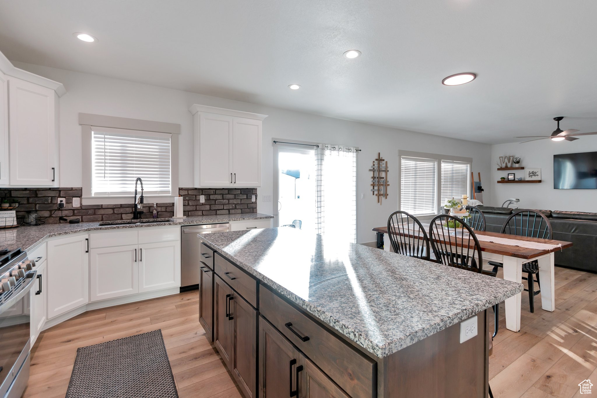 PERRY CANYON - Residential