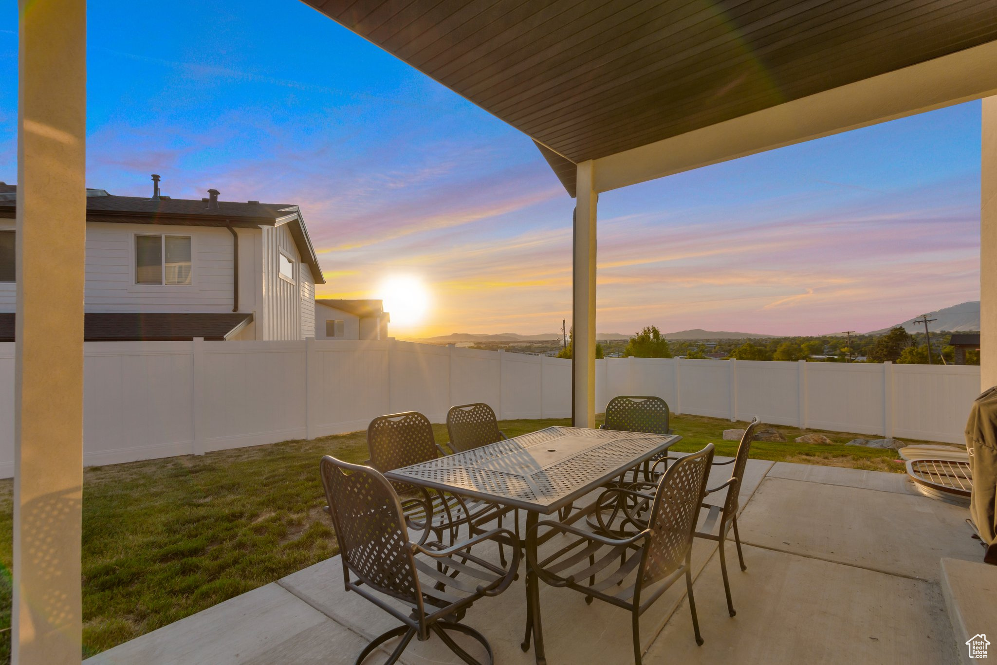 PERRY CANYON - Residential