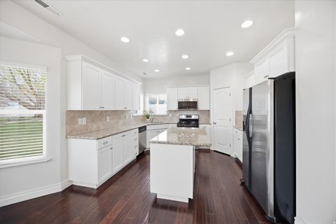 Tiny photo for 324 W IRONSIDE WAY, Farmington, UT 84025 (MLS # 2143909)