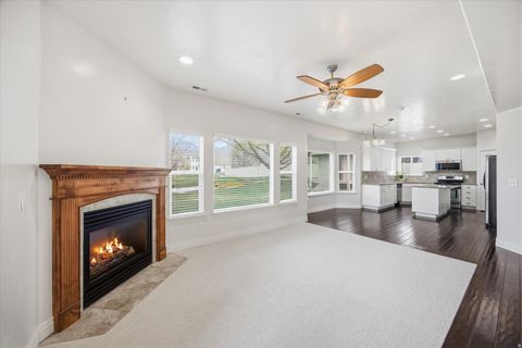 Tiny photo for 324 W IRONSIDE WAY, Farmington, UT 84025 (MLS # 2143909)