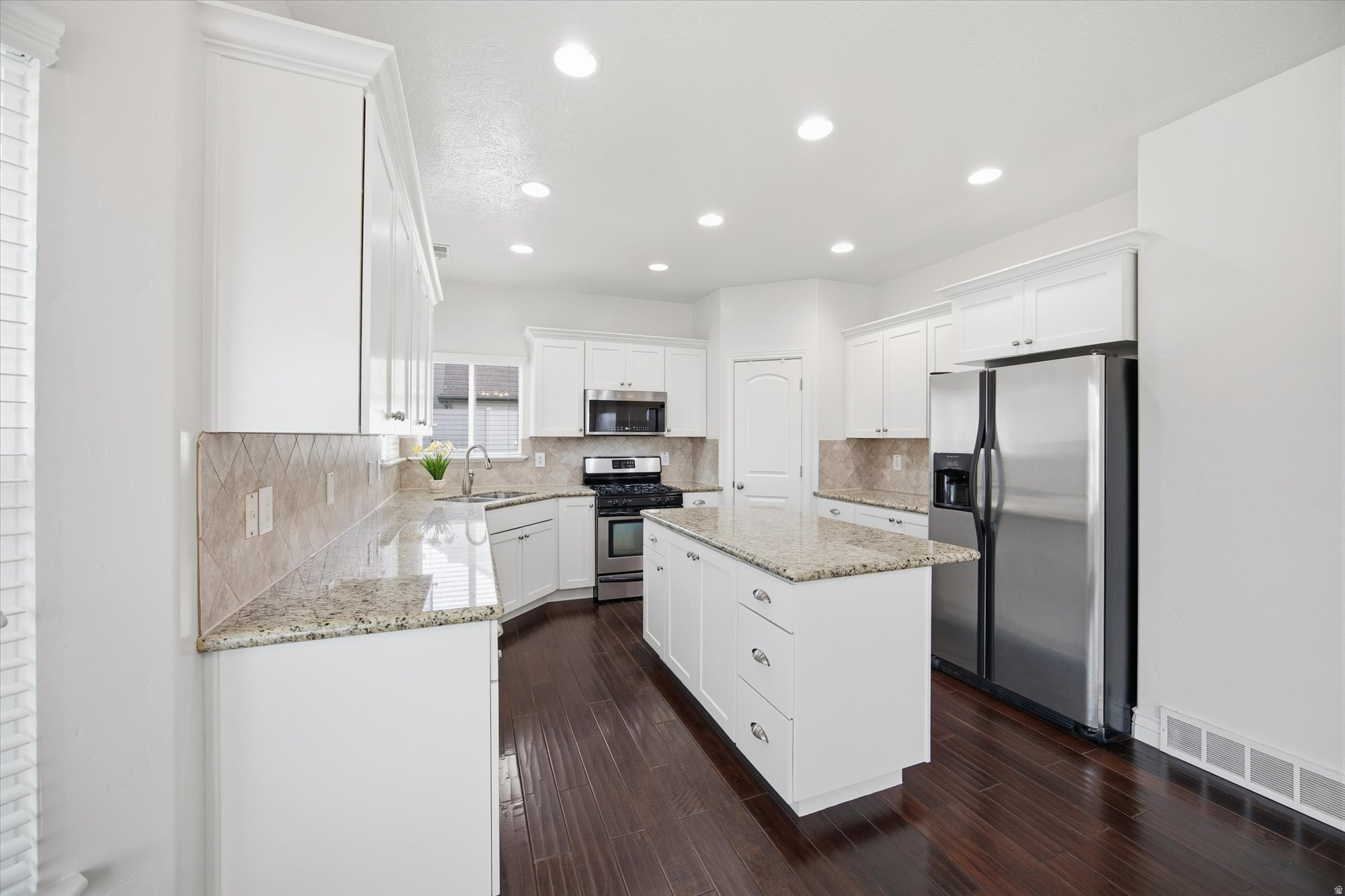 FARMINGTON RANCHES - Residential