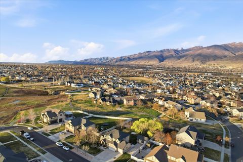 Tiny photo for 324 W IRONSIDE WAY, Farmington, UT 84025 (MLS # 2143909)