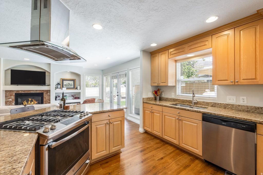 Photo of 7187 S 2780 E, Cottonwood Heights, UT 84121 (MLS # 2150652)