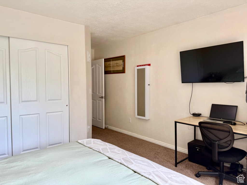 HUNTER VILLAGE - Residential