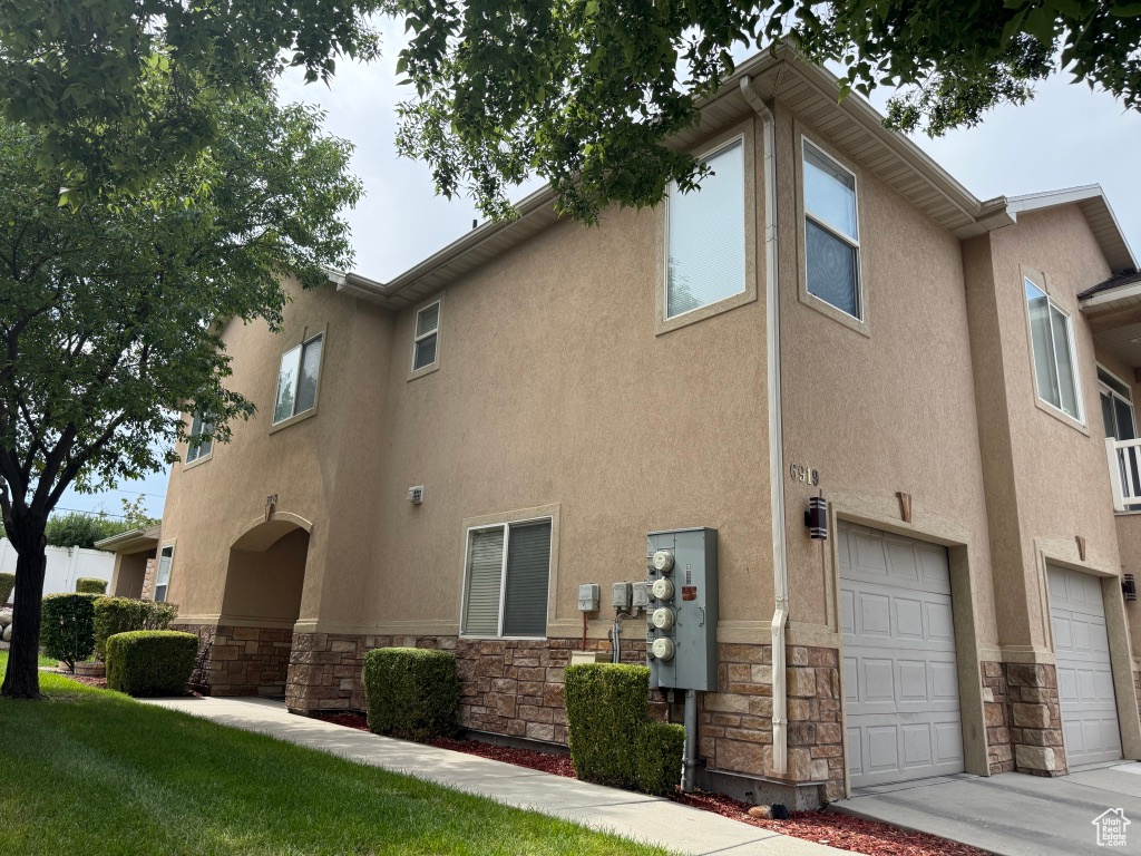 HUNTER VILLAGE - Residential