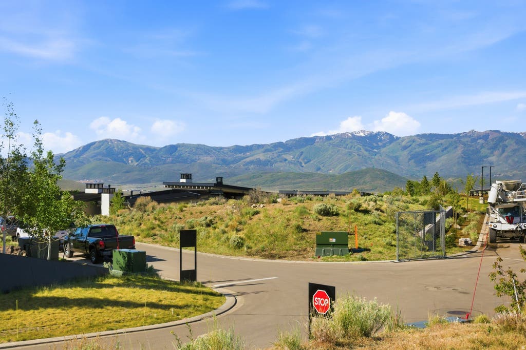Photo of 4577 PINNACLE SKY LOOP #33, Park City, UT 84098 (MLS # 2164086)