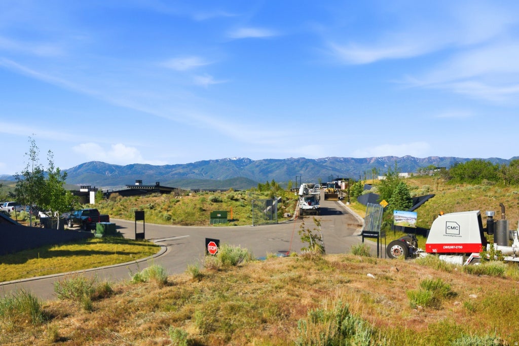 Photo of 4577 PINNACLE SKY LOOP #33, Park City, UT 84098 (MLS # 2164086)