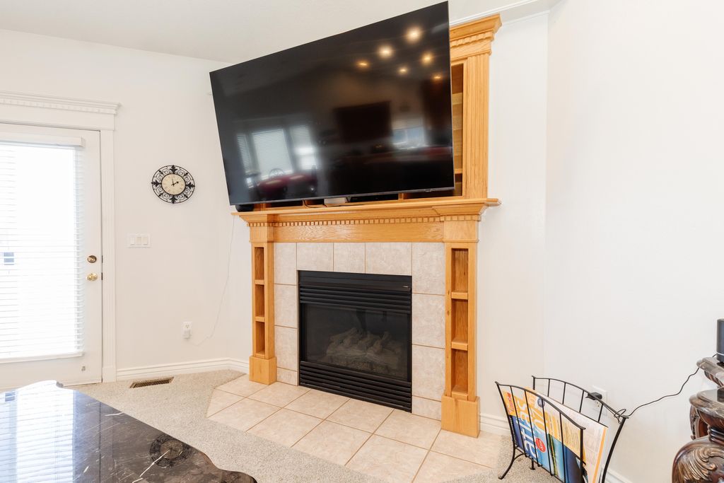 Photo of 455 N 350 E, Hyde Park, UT 84318 (MLS # 2142356)