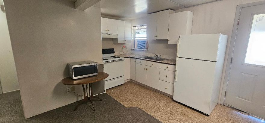 2 bed 1 Bath 750 Rent 750 Deposit No Pet No Smoking