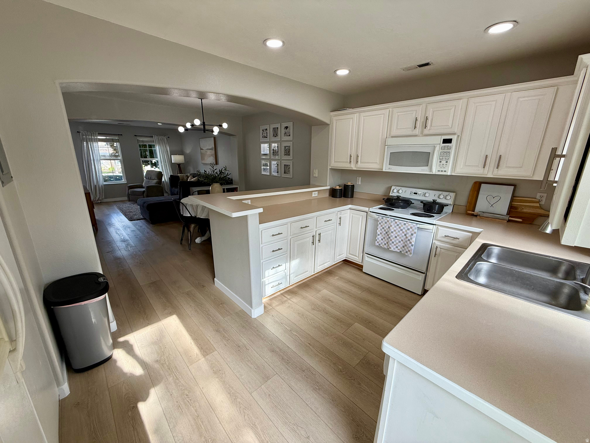 COUNTRY WOODS - Residential