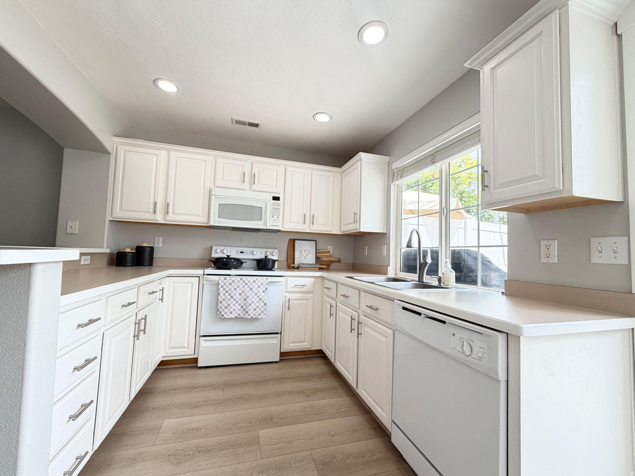 COUNTRY WOODS - Residential