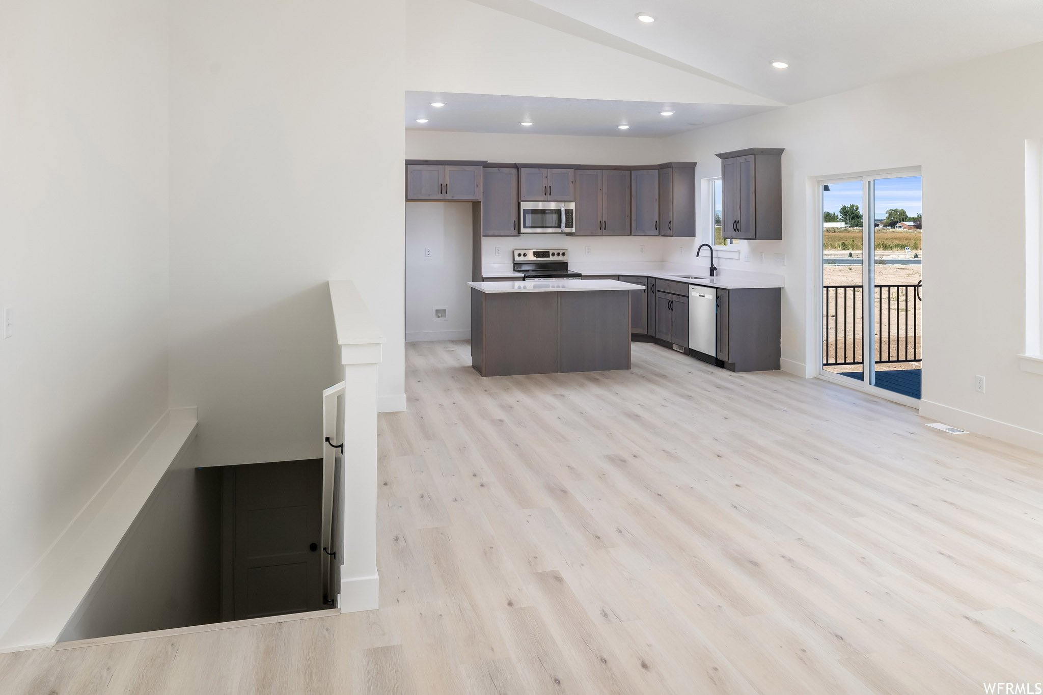 MT STERLING FARMS - Residential