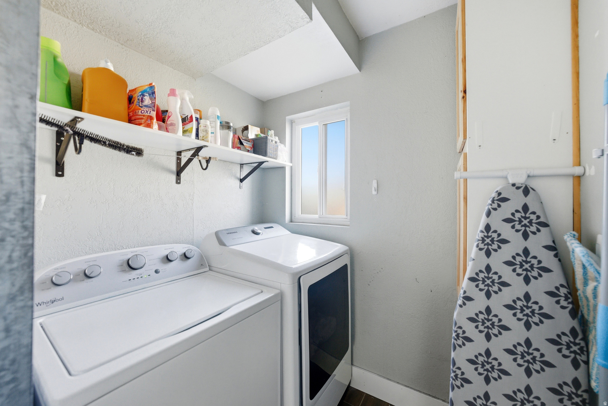 HAMPTON COURT - Residential