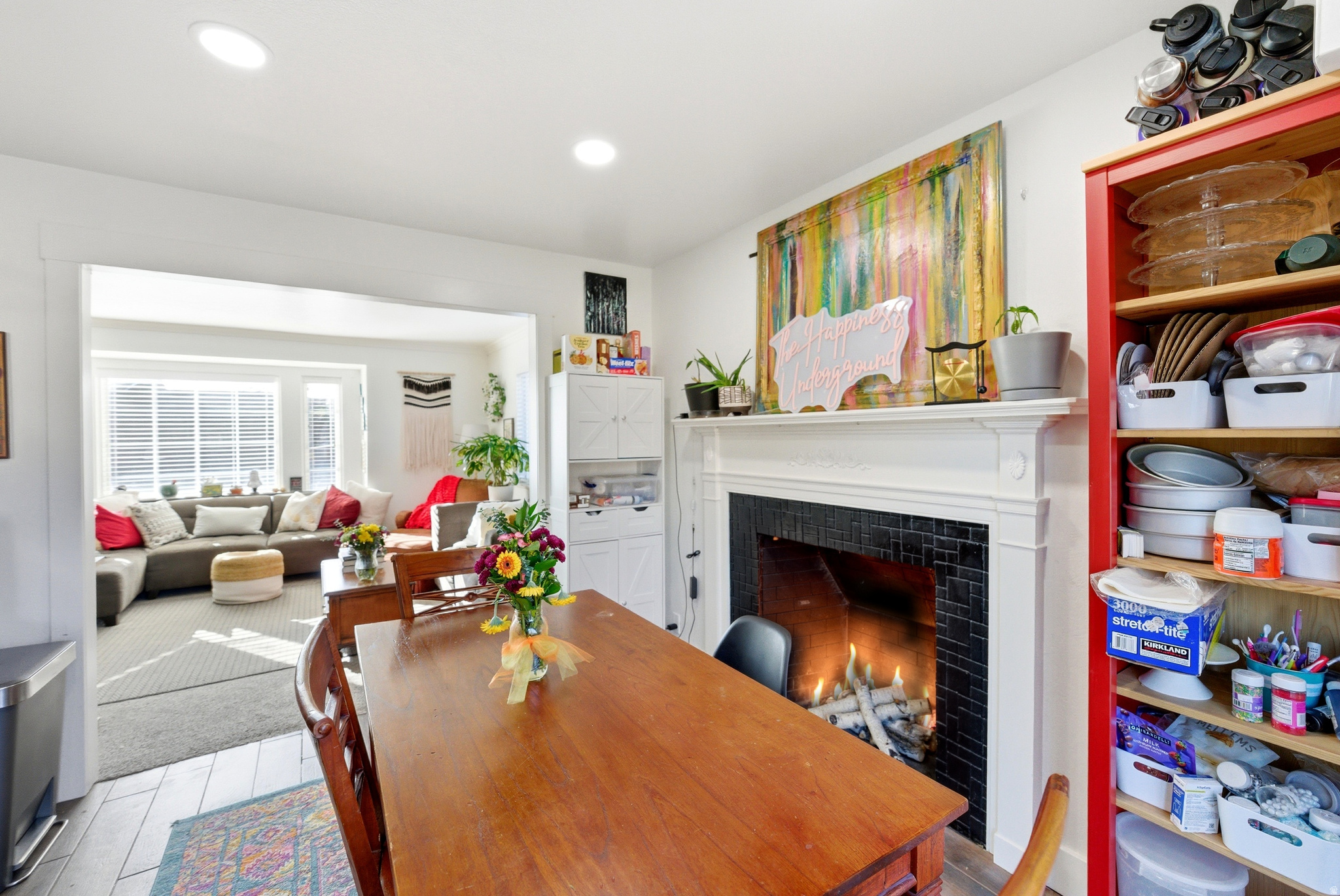 HAMPTON COURT - Residential