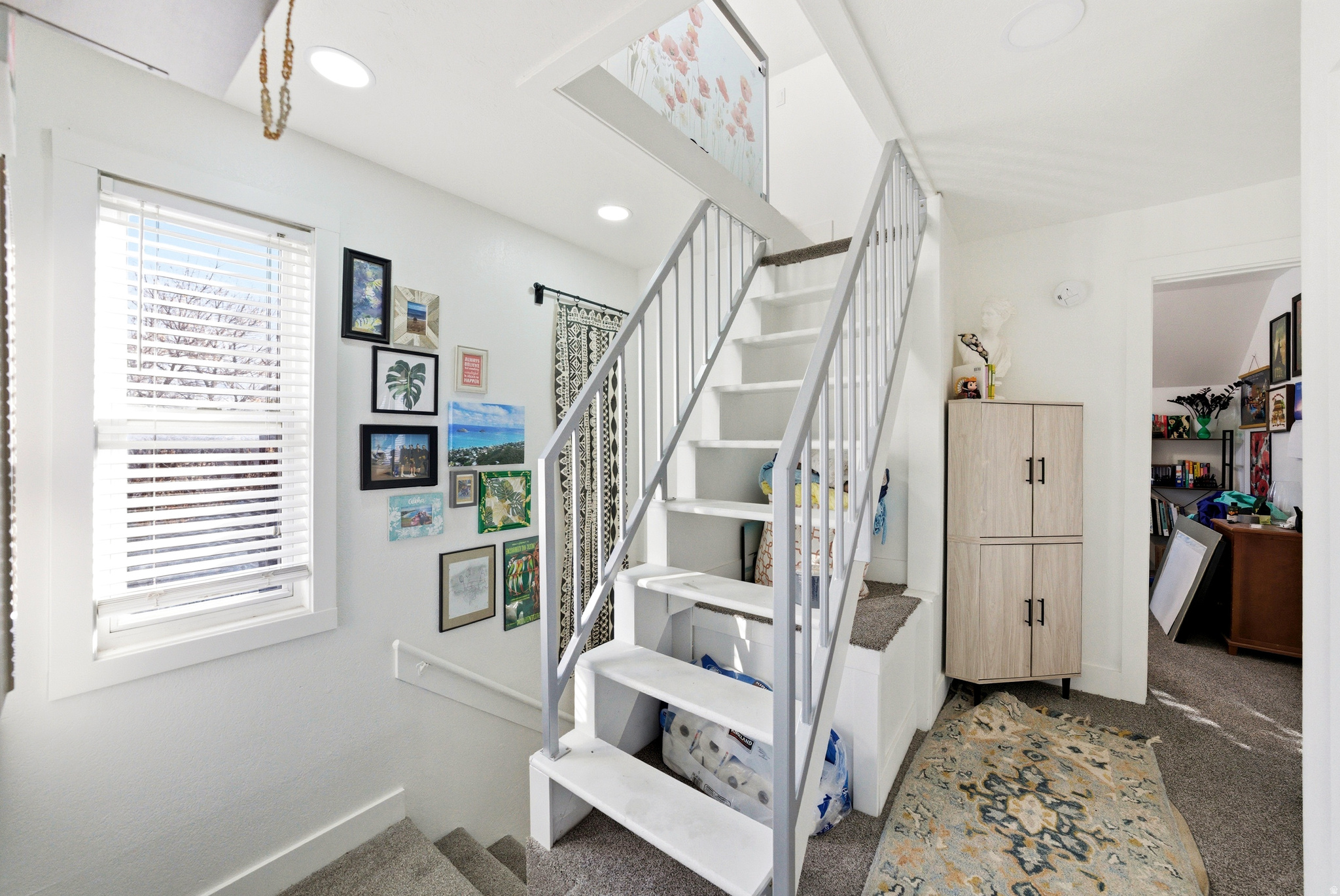 HAMPTON COURT - Residential