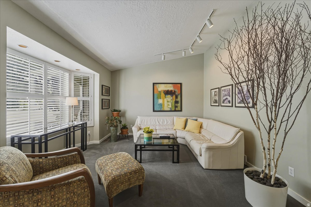 ASPEN HEIGHTS - Residential