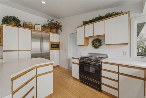 Tiny photo for 740 W QUAKING ASPEN DR S, Murray, UT 84123 (MLS # 2153184)