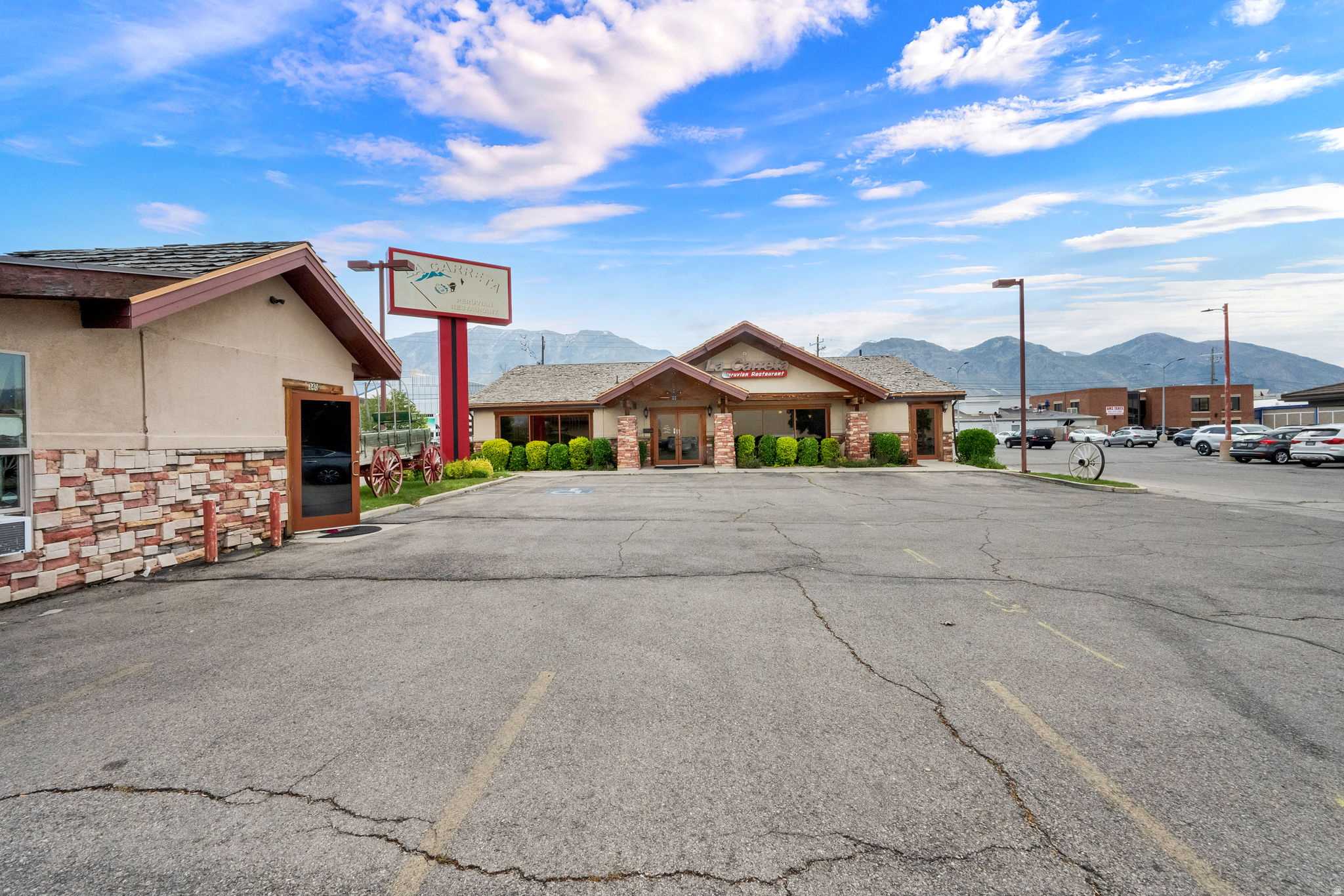 CARILLON SQUARE - Commercial Sale