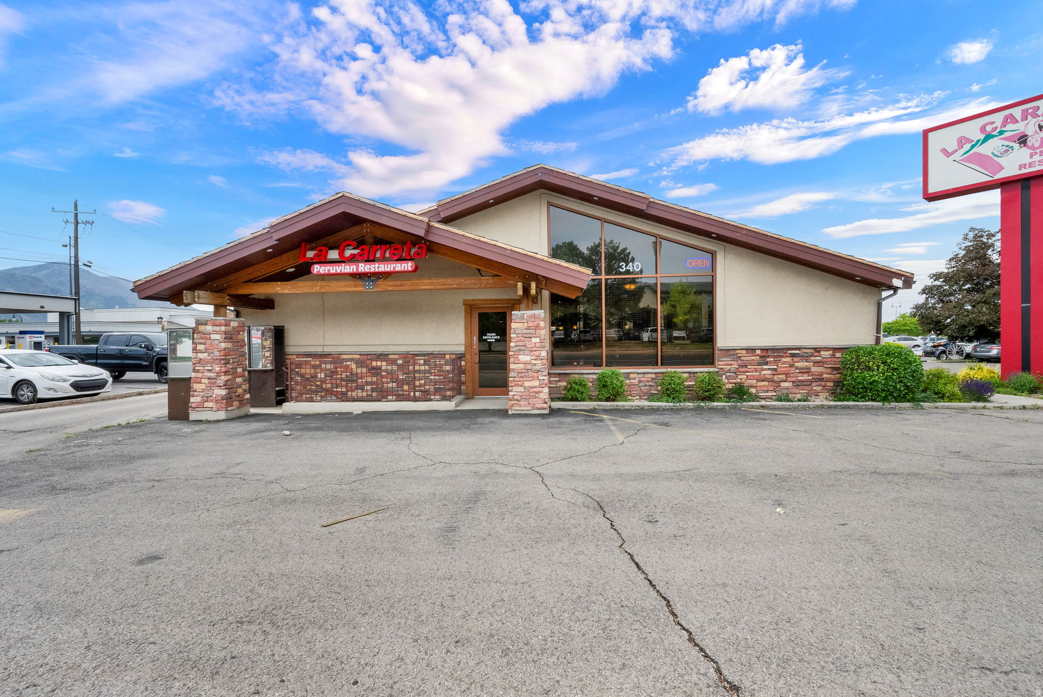 CARILLON SQUARE - Commercial Sale