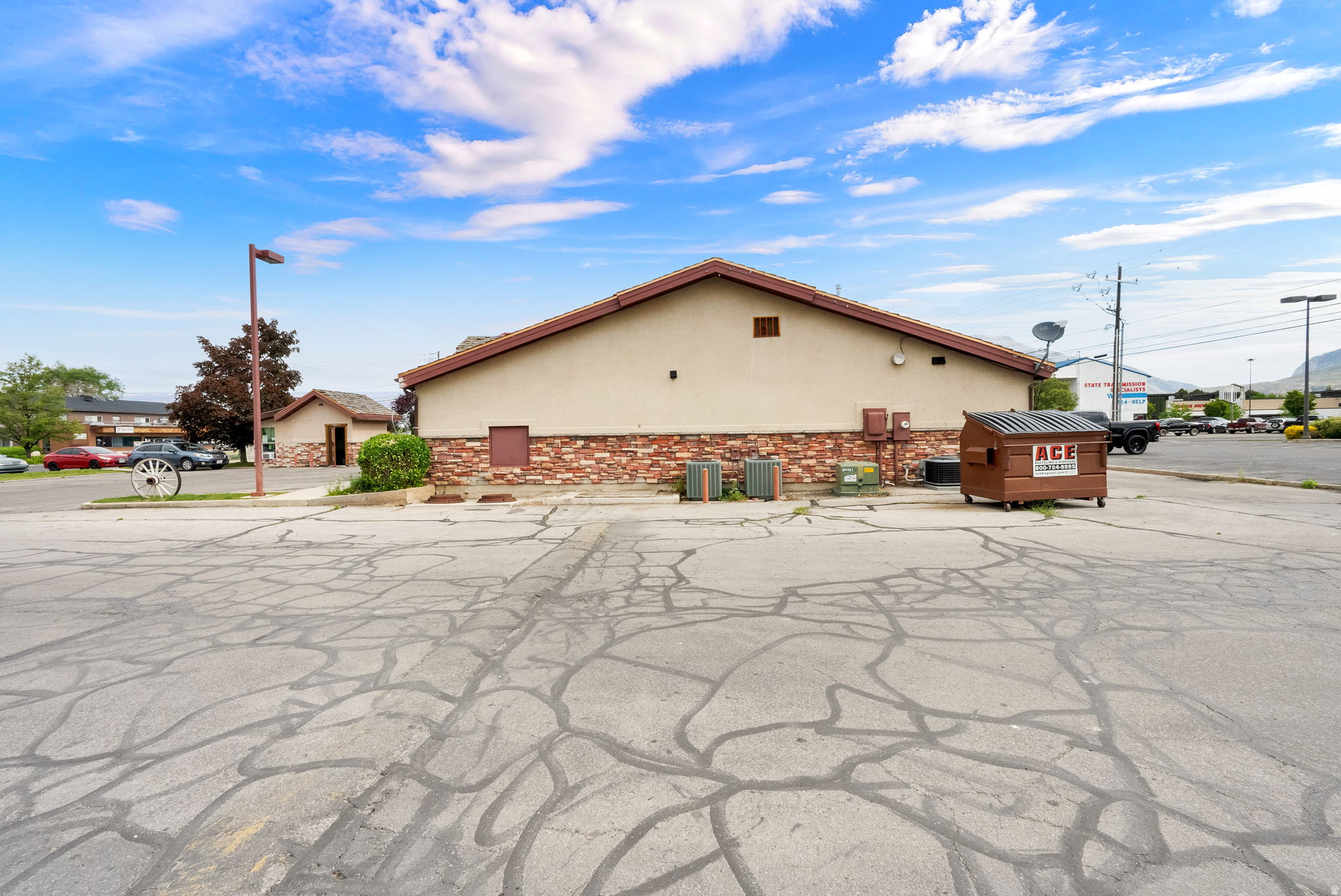 CARILLON SQUARE - Commercial Sale