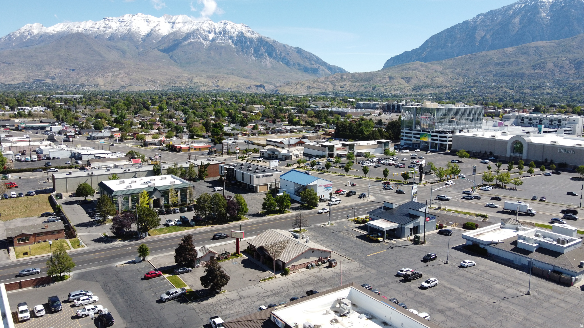 CARILLON SQUARE - Commercial Sale