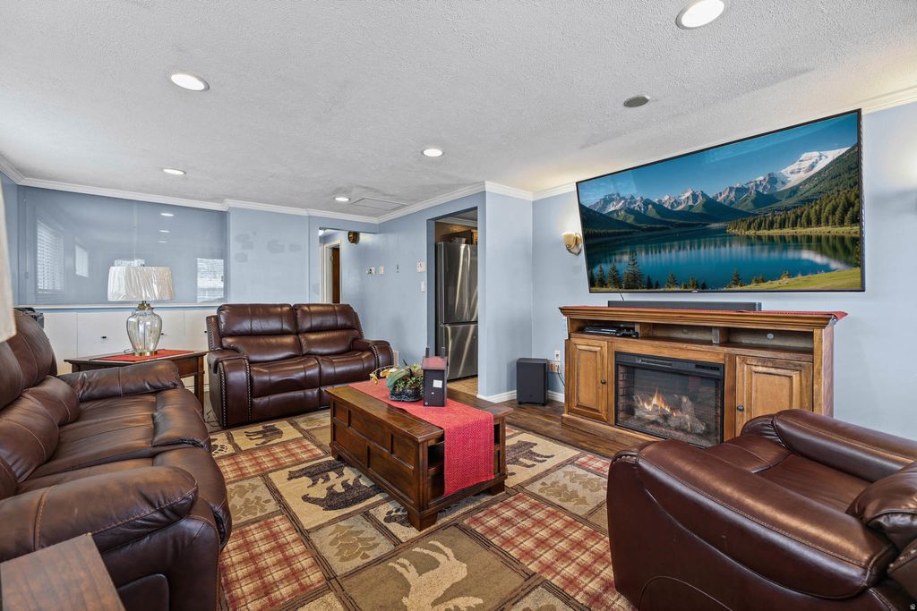 Photo of 3380 S MAGNOLIA DR, Magna, UT 84044 (MLS # 2151588)