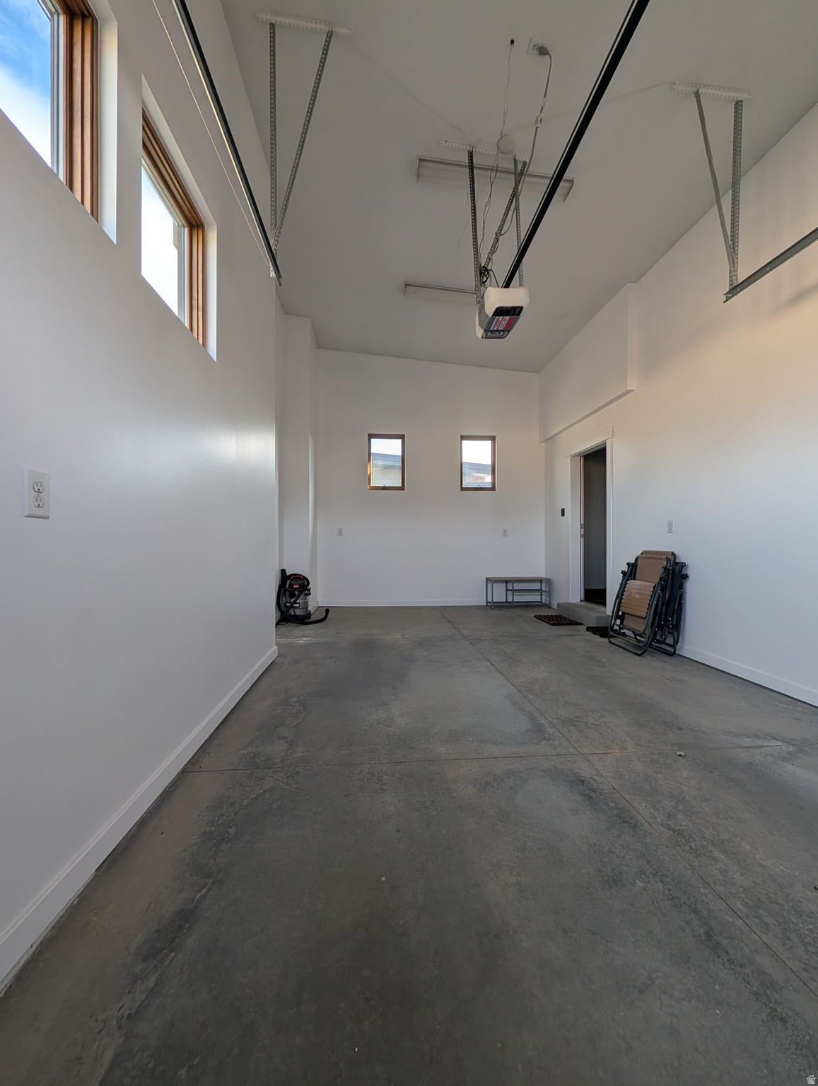 THE RIDGE TOWNHOMES - Residential