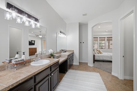 Tiny photo for 1872 S 20 E, Washington, UT 84780 (MLS # 2152546)