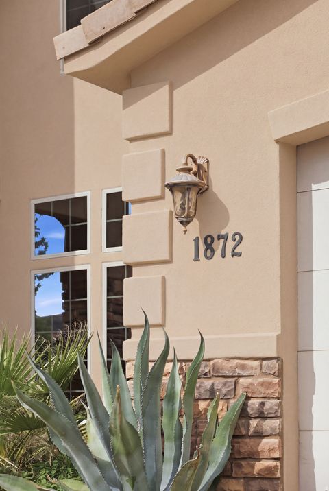 Tiny photo for 1872 S 20 E, Washington, UT 84780 (MLS # 2152546)