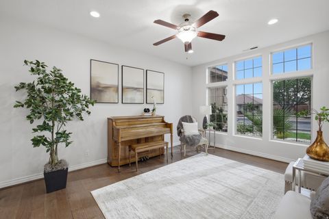 Tiny photo for 1872 S 20 E, Washington, UT 84780 (MLS # 2152546)