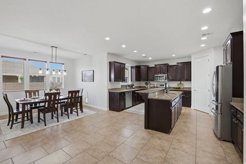 Tiny photo for 1872 S 20 E, Washington, UT 84780 (MLS # 2152546)