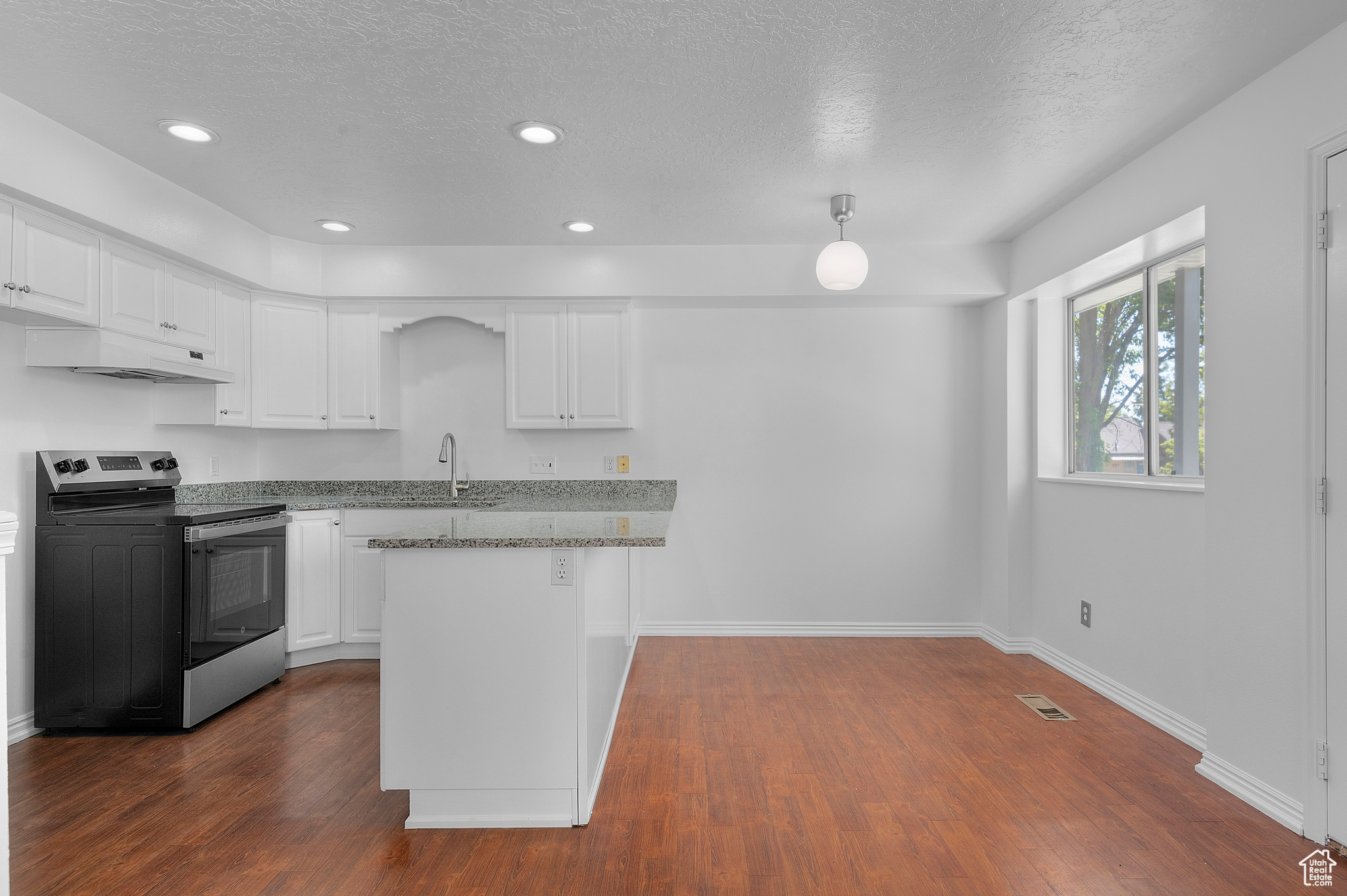 EVERGREEN CONDOS - Residential