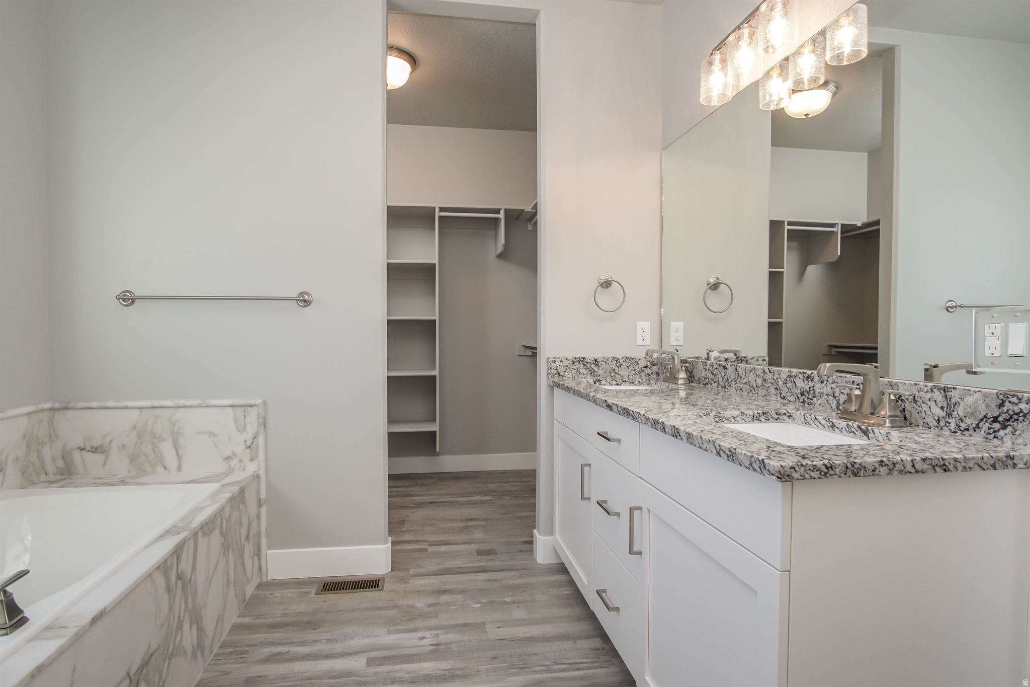 ESTATES AT MAJOR FARMS - Residential