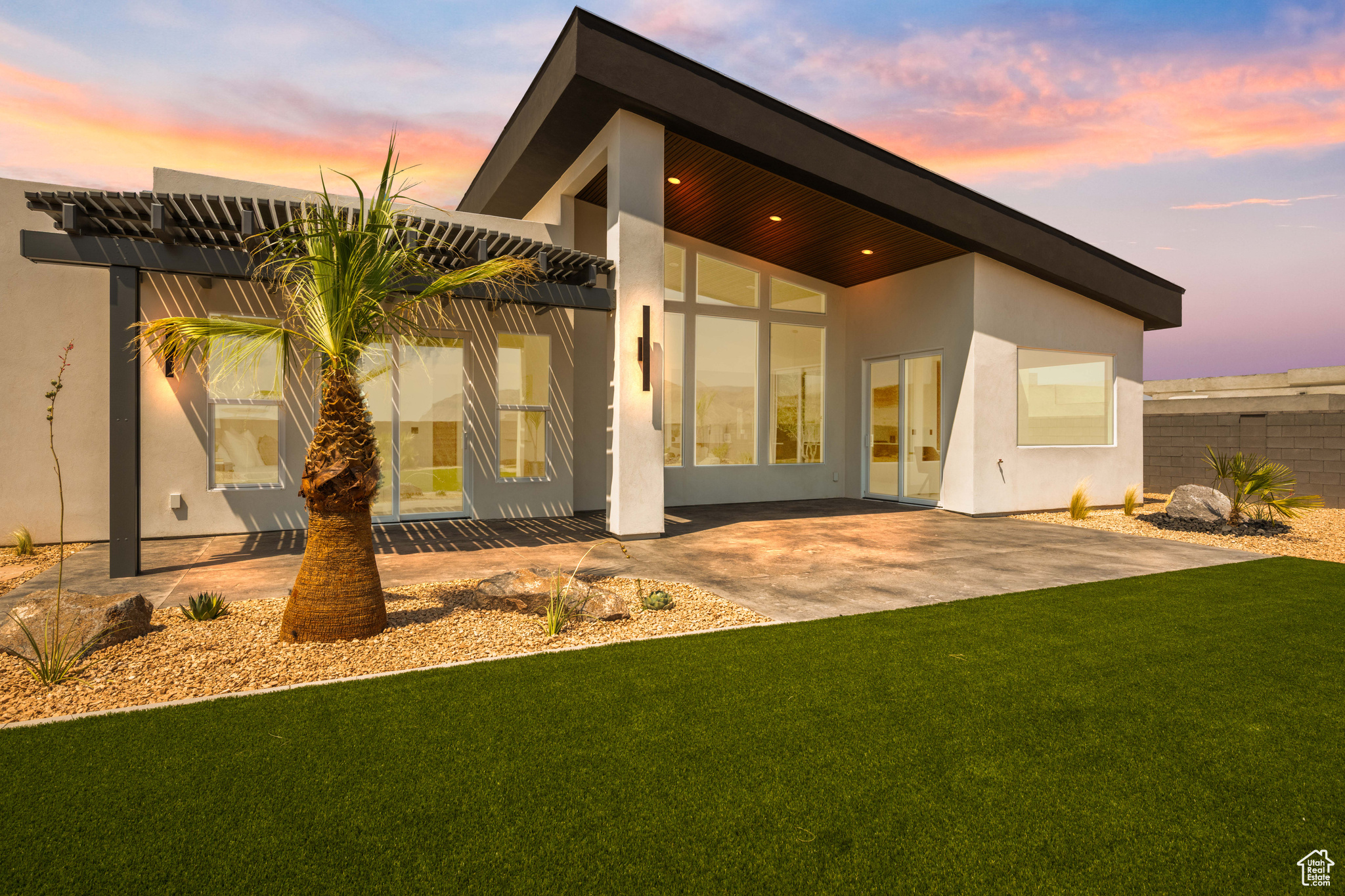 SCENIC POINT - Residential