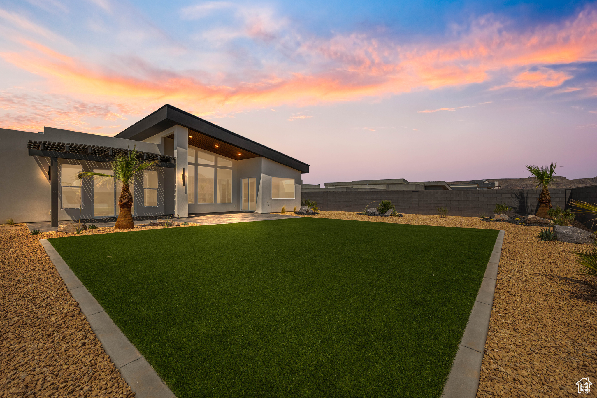 SCENIC POINT - Residential