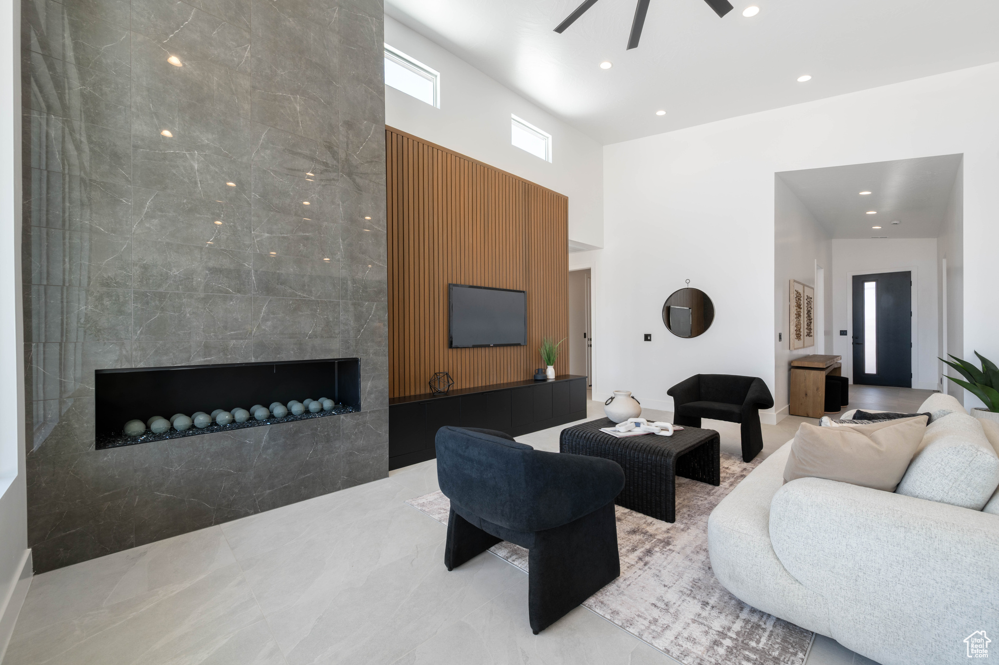 SCENIC POINT - Residential