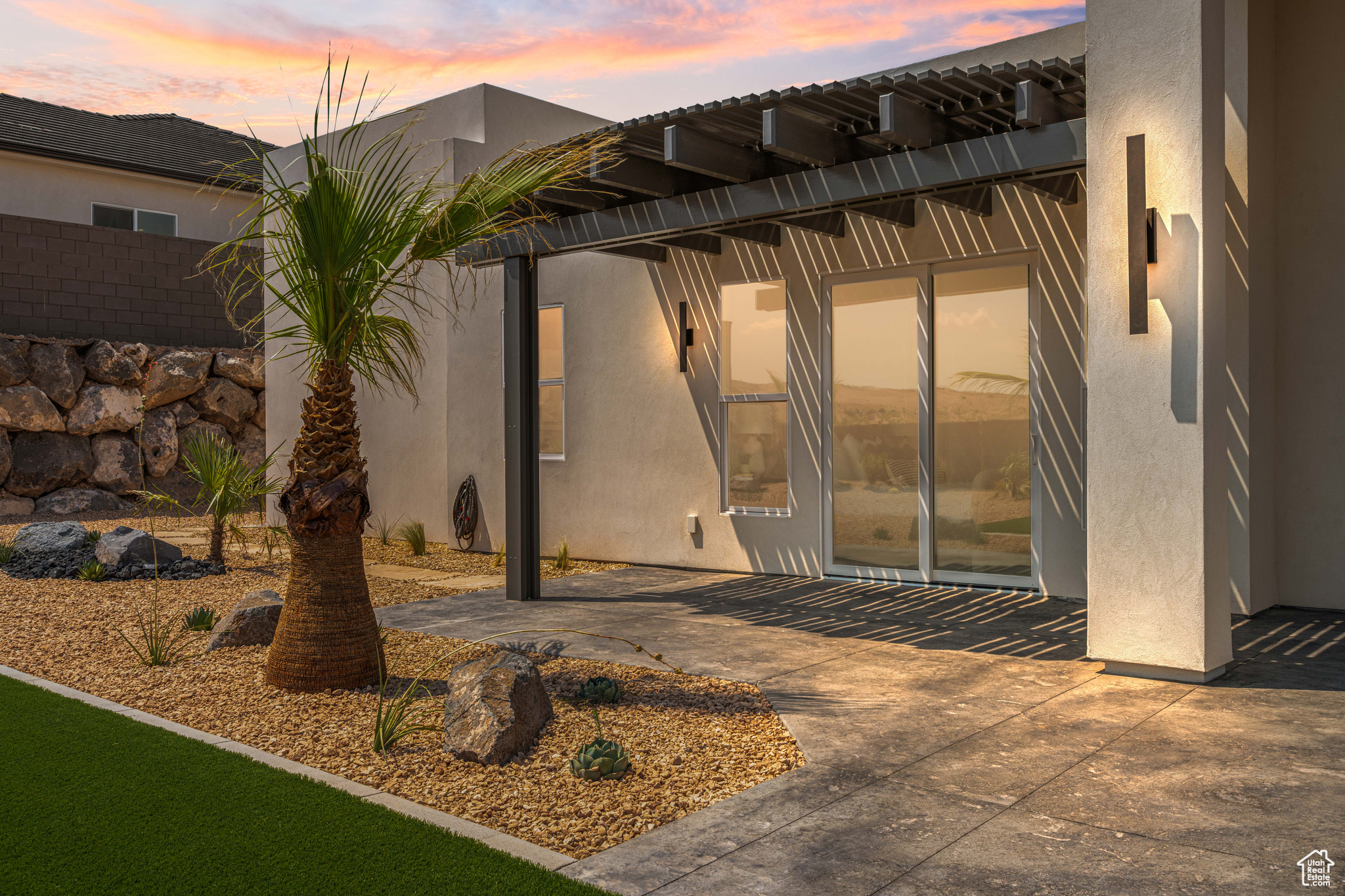 SCENIC POINT - Residential