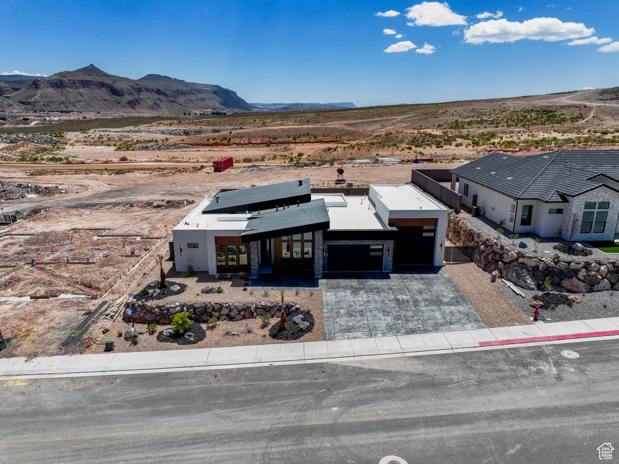 SCENIC POINT - Residential