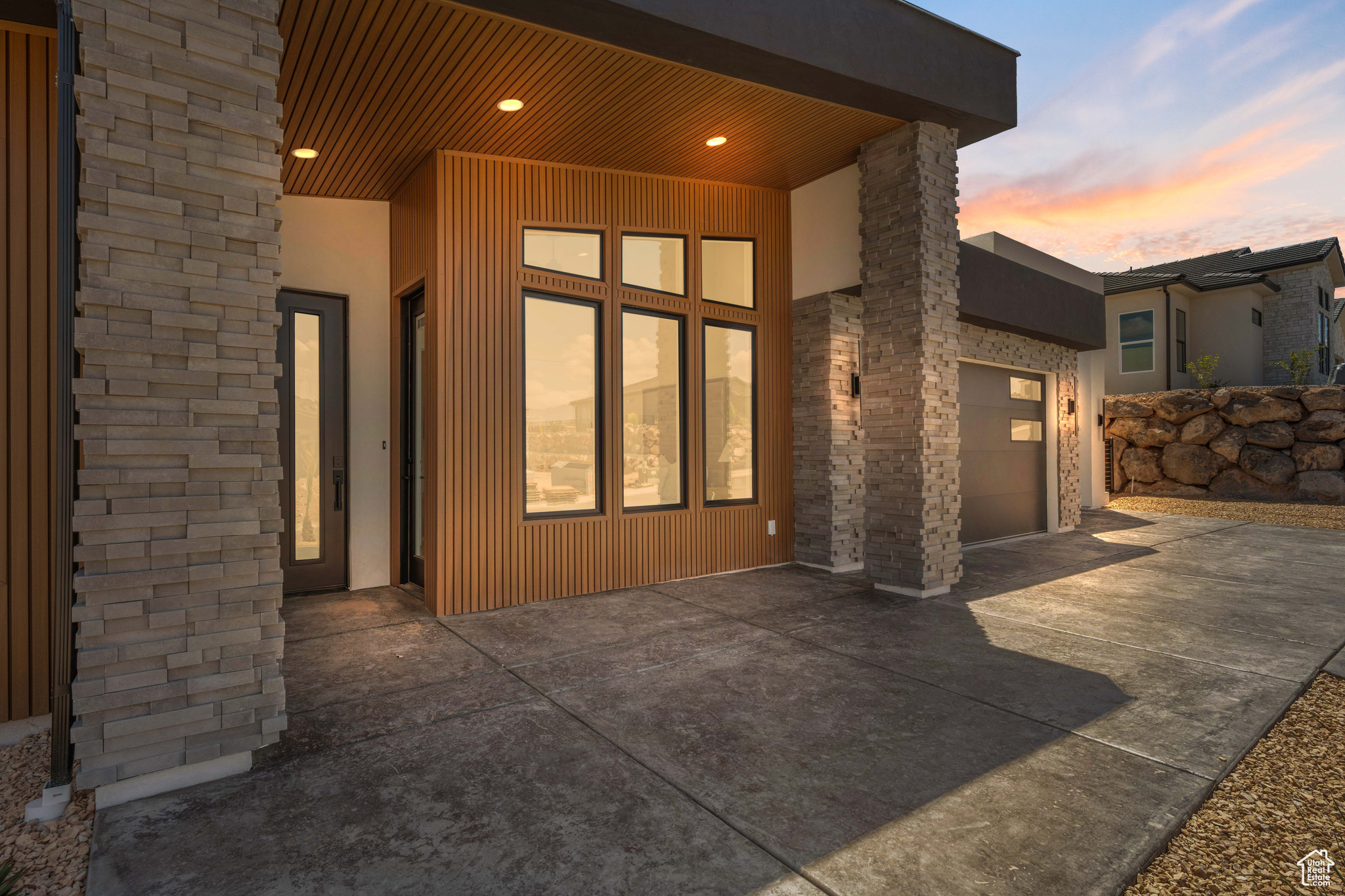 SCENIC POINT - Residential