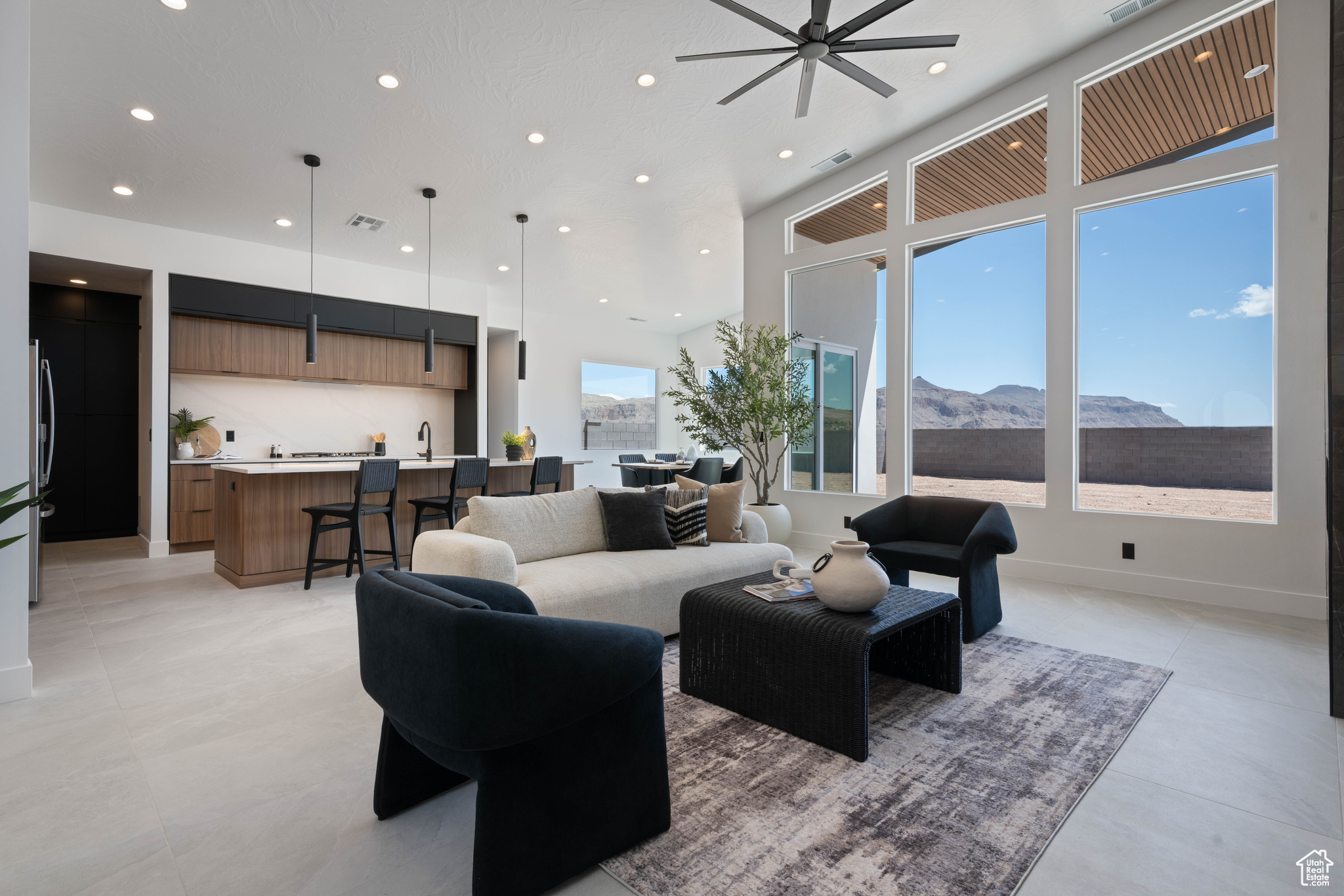 SCENIC POINT - Residential