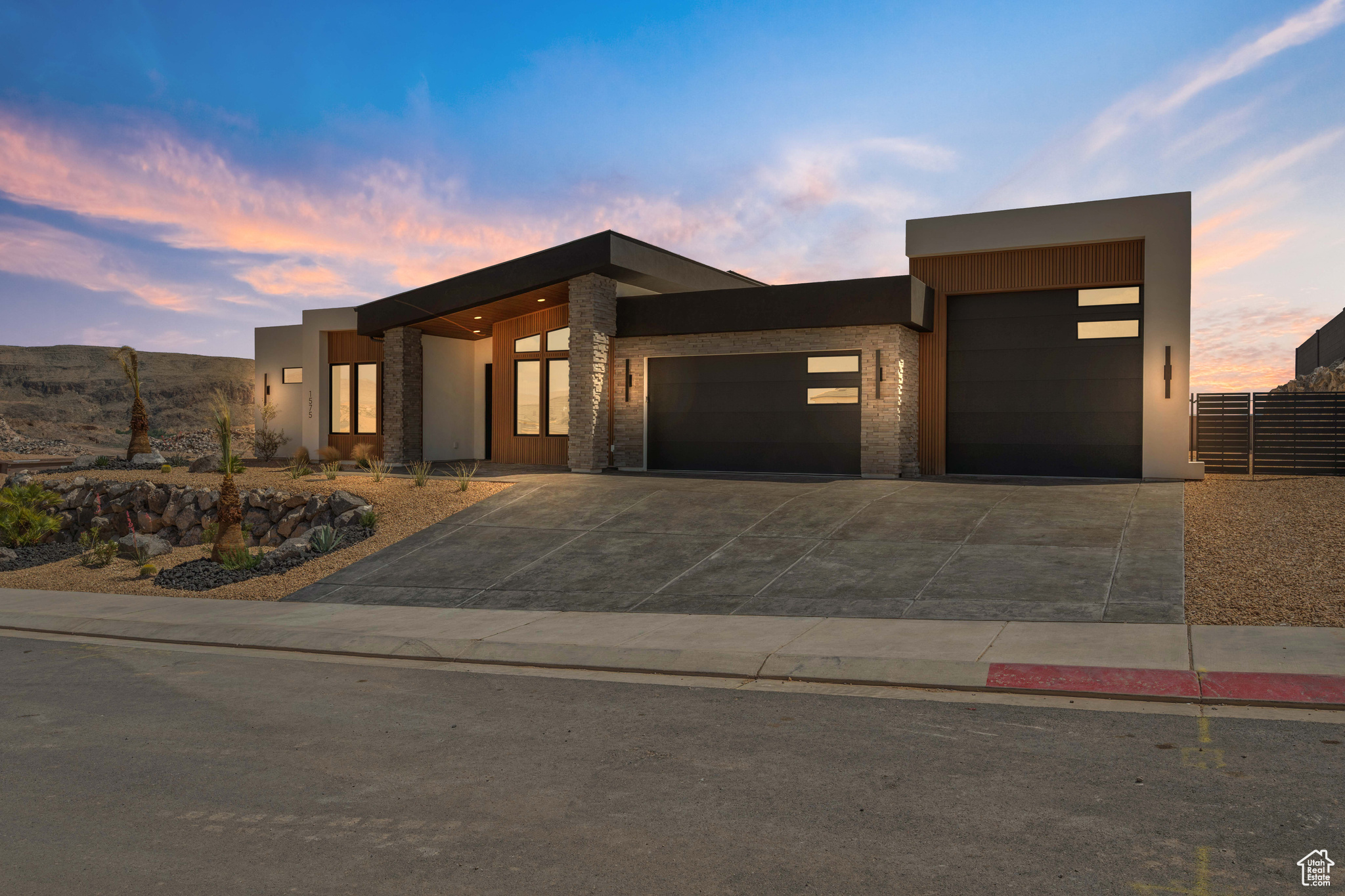 SCENIC POINT - Residential