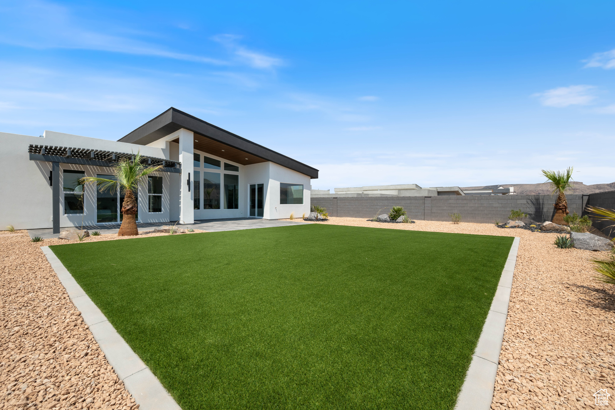 SCENIC POINT - Residential