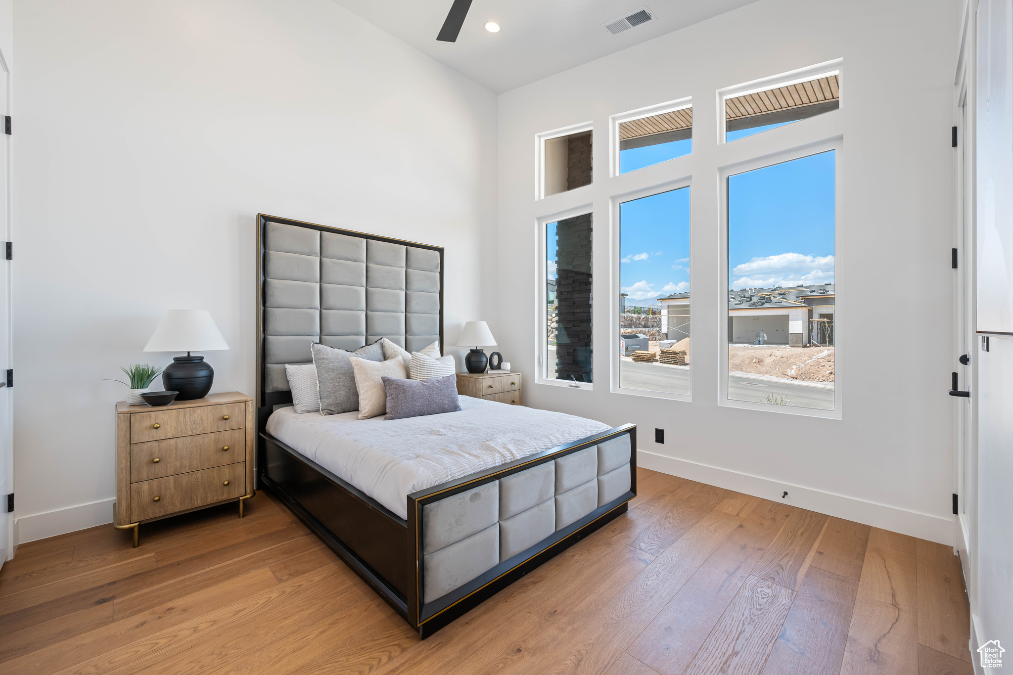 SCENIC POINT - Residential