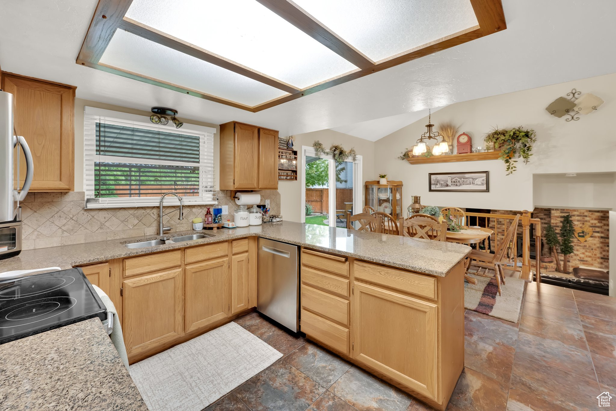 2298 W Jordan Meadows Cv, West Jordan, Utah image 4