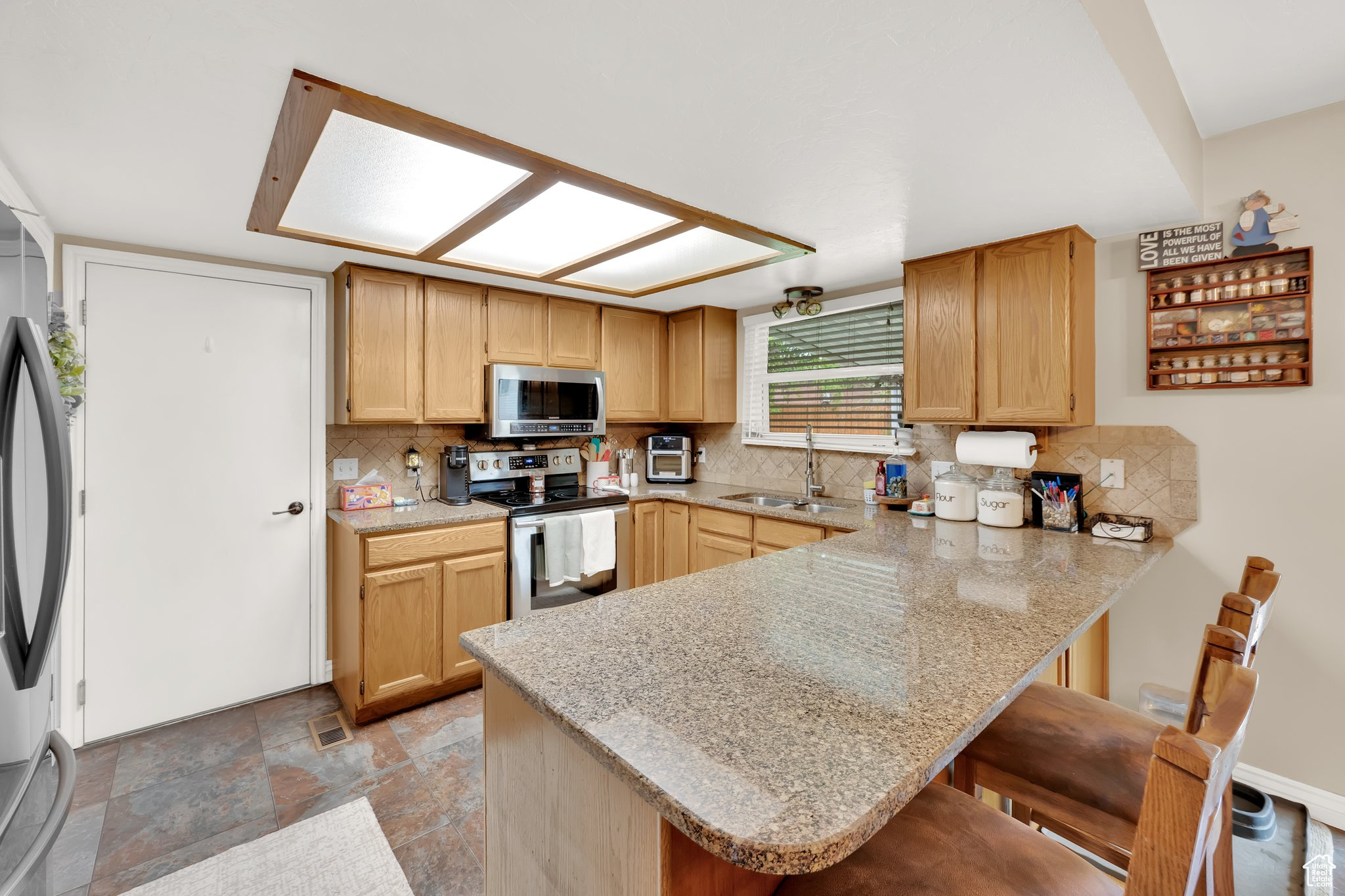 2298 W Jordan Meadows Cv, West Jordan, Utah image 5