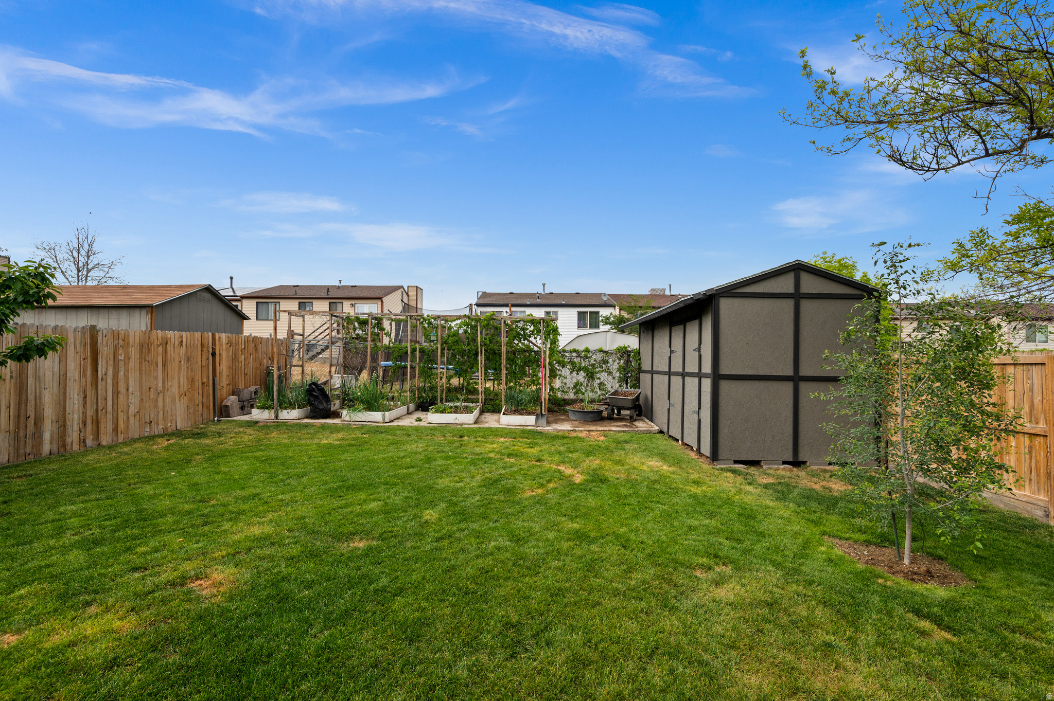 OQUIRRH SHADOWS - Residential Income