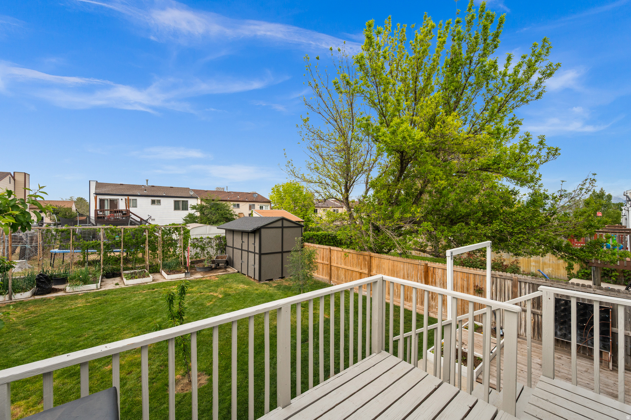 OQUIRRH SHADOWS - Residential Income